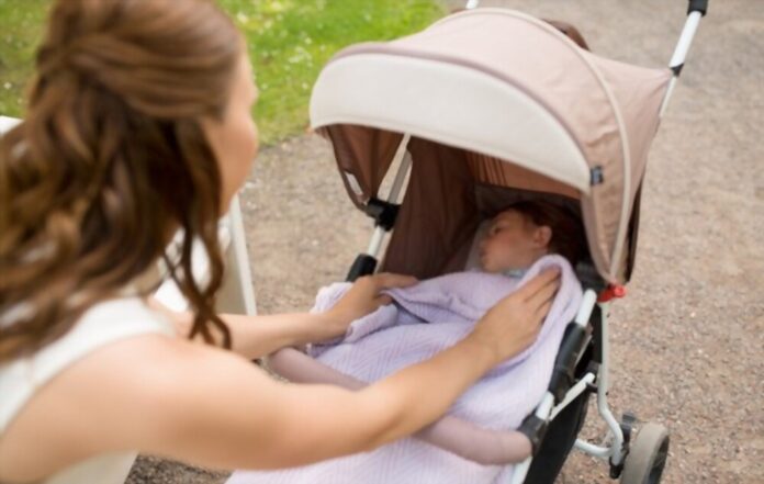 Guide to Selecting a Stroller Blanket