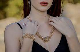 Choose the Right Fashion Jewelry for Woman