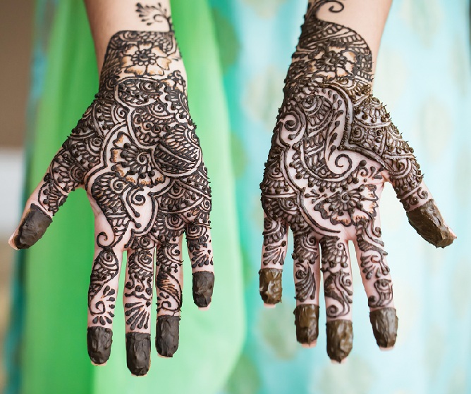 1. Indian Full Length Stylish Mehndi Design for Hands