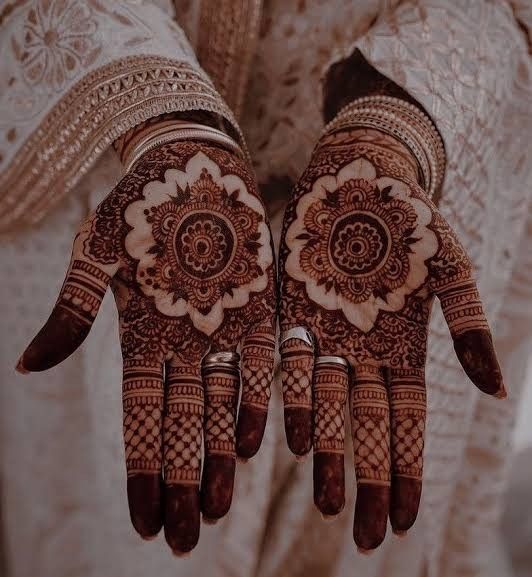 14. Pakistani full hand bridal Mehndi design