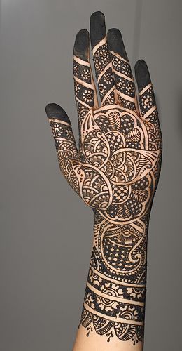 Traditional Indo-Arabic Mehndi Design